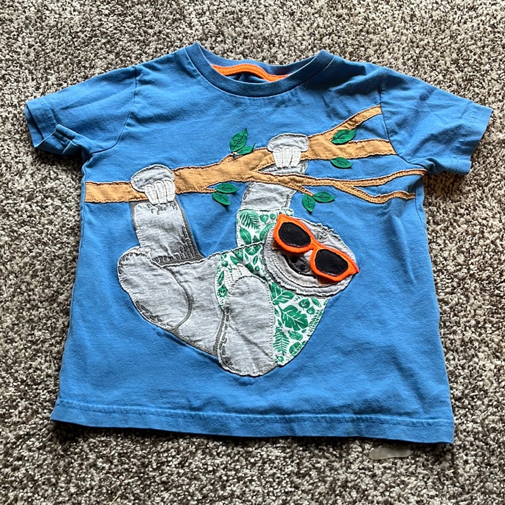 Mini Boden sloth appliqué shirt